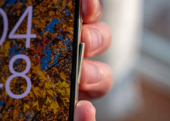 外媒表示 Pixel 7 Pro 的實體音量按鍵很容易脱落，用戶要多加注意