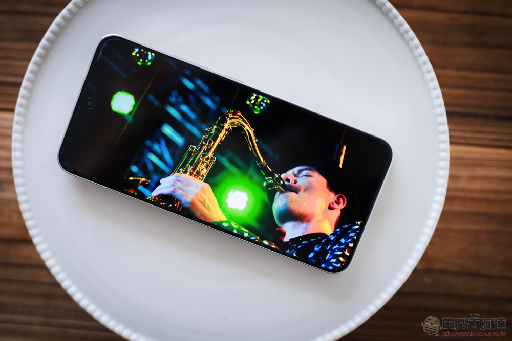目前最好的平面安卓旗艦 Xiaomi 13 開箱實測：徠卡經典生動呈現 - 電腦王阿達