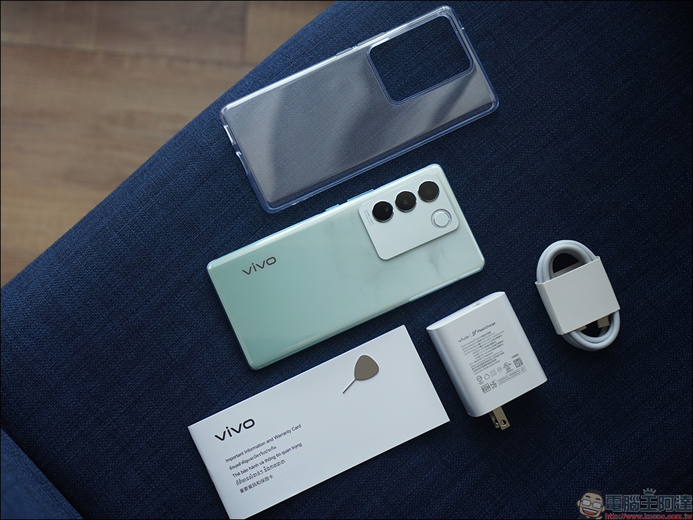 vivo V27 5G自帶光環人像神機開箱｜獨創時尚柔光環、最豐富美妝美顏模式前後 5000 萬畫素，全球首發天璣 7200 處理器 - 電腦王阿達