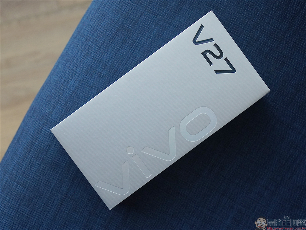 vivo V27 5G自帶光環人像神機開箱｜獨創時尚柔光環、最豐富美妝美顏模式前後 5000 萬畫素，全球首發天璣 7200 處理器 - 電腦王阿達
