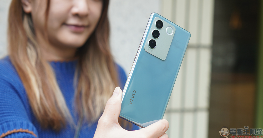 vivo V27 5G自帶光環人像神機開箱｜獨創時尚柔光環、最豐富美妝美顏模式前後 5000 萬畫素，全球首發天璣 7200 處理器 - 電腦王阿達