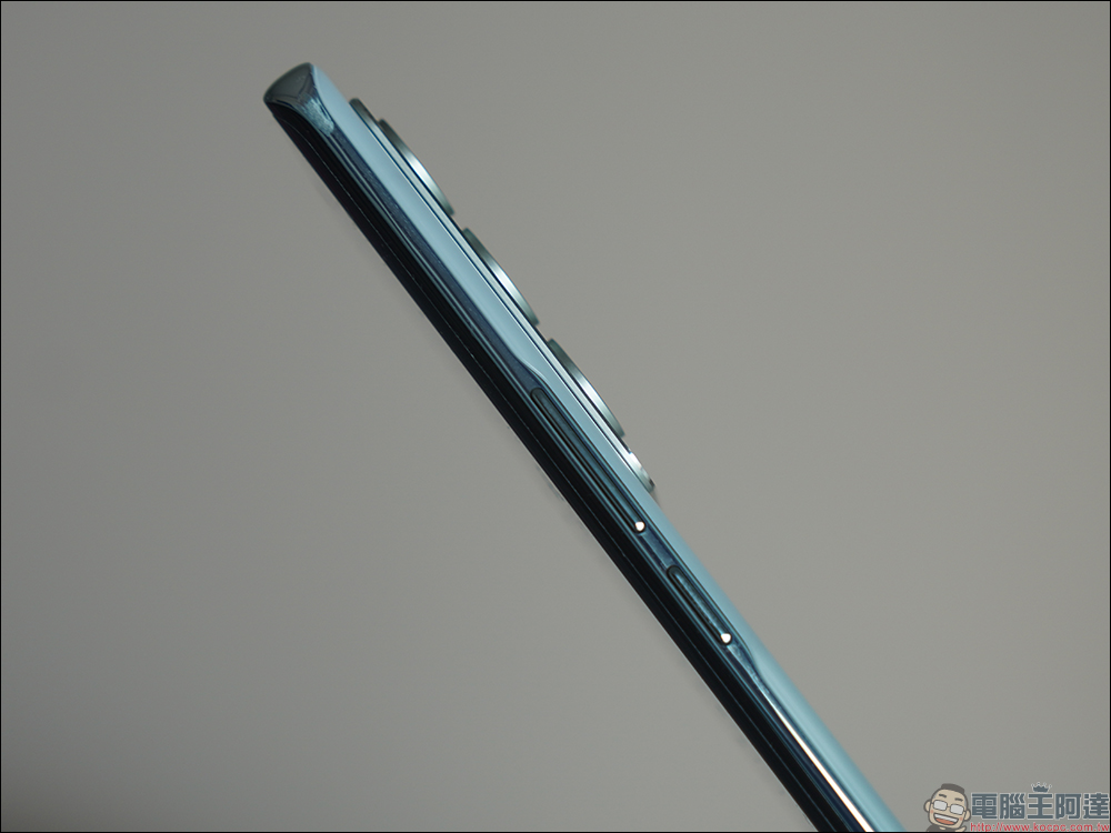 vivo V27 5G自帶光環人像神機開箱｜獨創時尚柔光環、最豐富美妝美顏模式前後 5000 萬畫素，全球首發天璣 7200 處理器 - 電腦王阿達