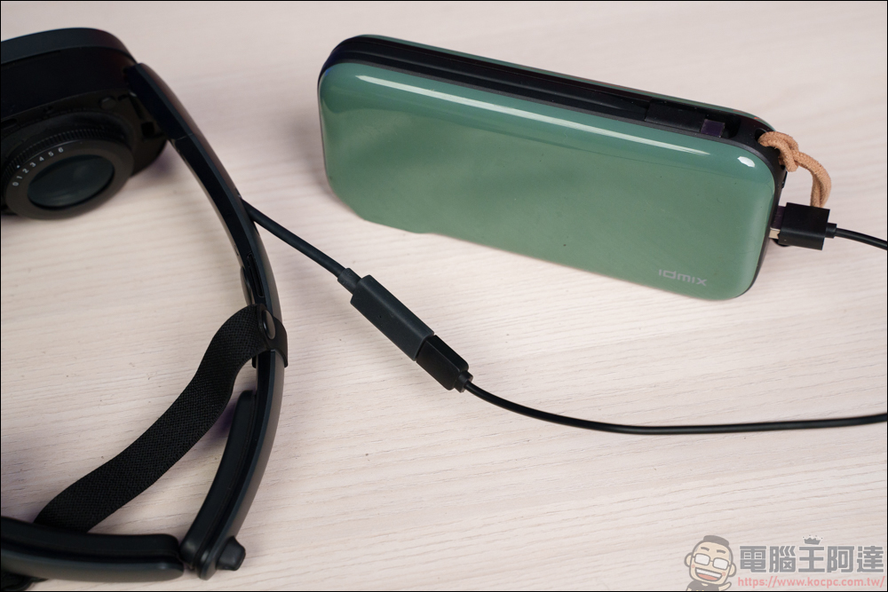 最輕便一體機 HTC VIVE XR Elite 開箱體驗，一機滿足 PC VR + VR 一體機 + MR 所有需求 - 電腦王阿達