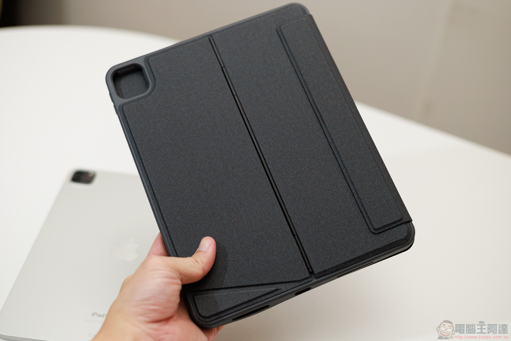 小資族 iPad 體驗全滿足！eiP Magnetix 磁吸可拆式藍牙觸控鍵盤、媲美 Apple Pencil 的磁吸充電觸控筆、專業筆觸磁吸類紙膜 eiP 超大杯全配件開箱 - 電腦王阿達