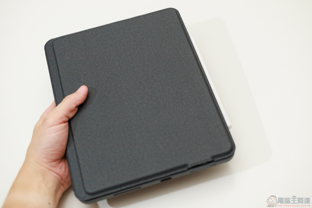 小資族 iPad 體驗全滿足！eiP Magnetix 磁吸可拆式藍牙觸控鍵盤、媲美 Apple Pencil 的磁吸充電觸控筆、專業筆觸磁吸類紙膜 eiP 超大杯全配件開箱 - 電腦王阿達