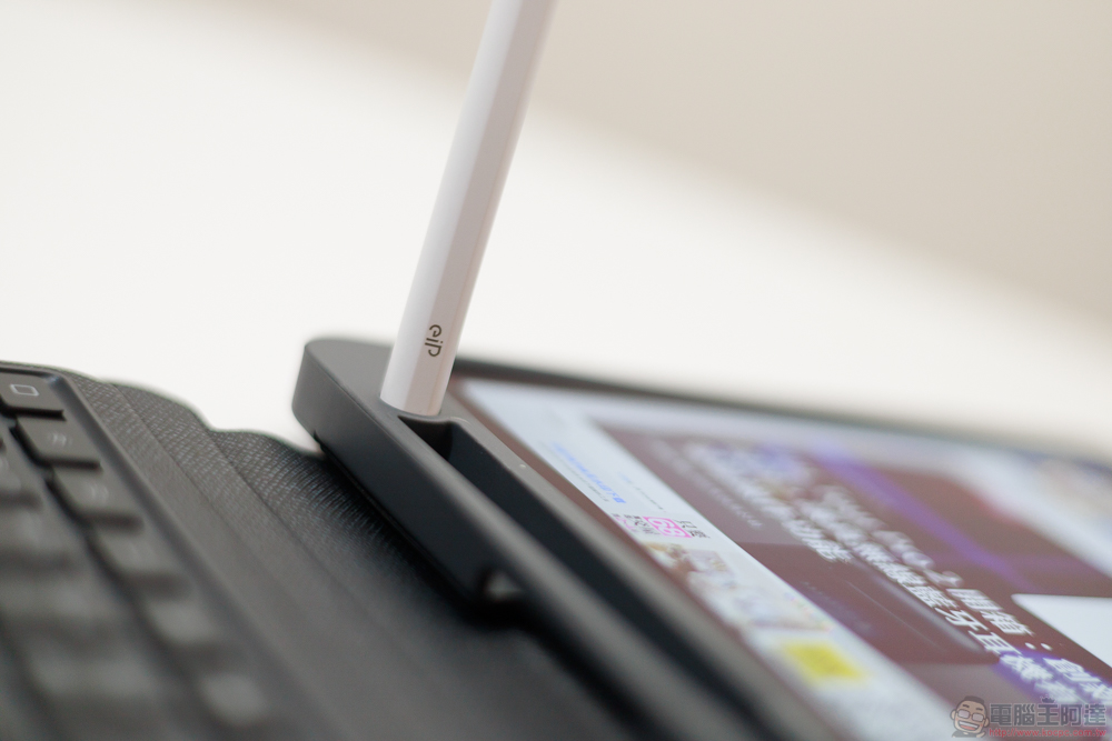 小資族 iPad 體驗全滿足！eiP Magnetix 磁吸可拆式藍牙觸控鍵盤、媲美 Apple Pencil 的磁吸充電觸控筆、專業筆觸磁吸類紙膜 eiP 超大杯全配件開箱 - 電腦王阿達