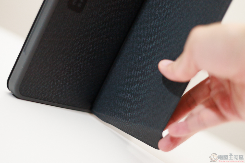 小資族 iPad 體驗全滿足！eiP Magnetix 磁吸可拆式藍牙觸控鍵盤、媲美 Apple Pencil 的磁吸充電觸控筆、專業筆觸磁吸類紙膜 eiP 超大杯全配件開箱 - 電腦王阿達