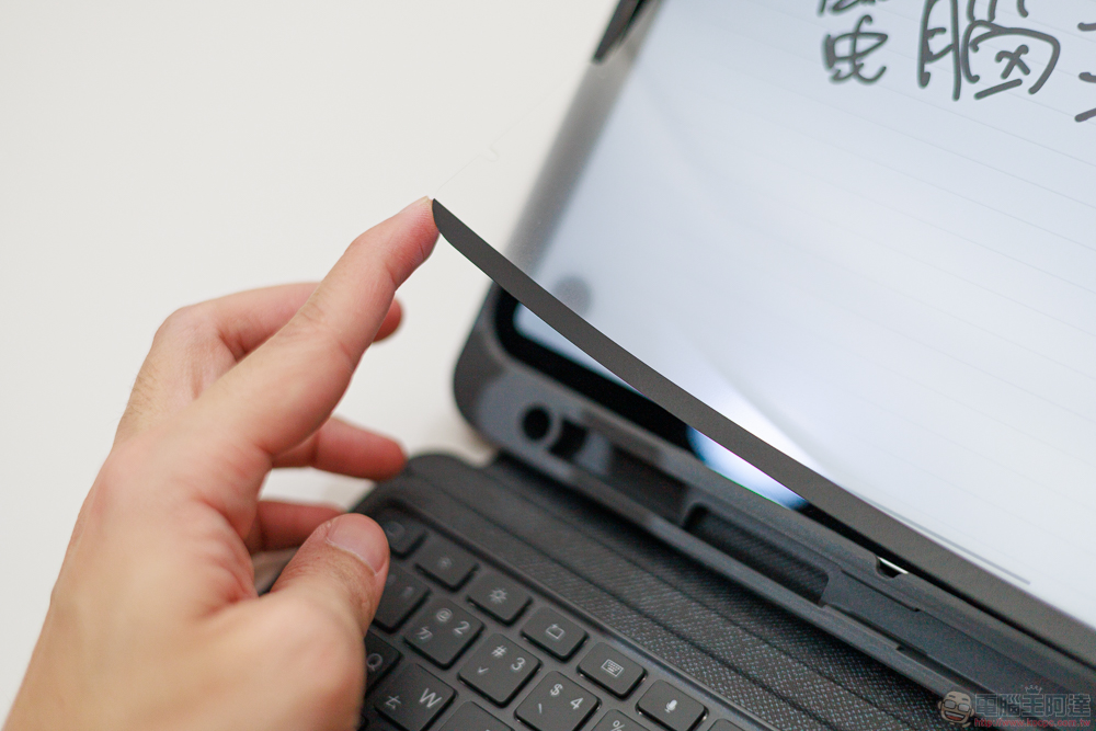 小資族 iPad 體驗全滿足！eiP Magnetix 磁吸可拆式藍牙觸控鍵盤、媲美 Apple Pencil 的磁吸充電觸控筆、專業筆觸磁吸類紙膜 eiP 超大杯全配件開箱 - 電腦王阿達