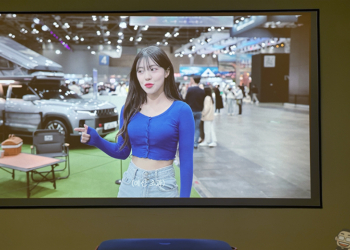 OVO VB1 開箱｜菲涅爾 75 吋抗光幕，85% 抗光、150⁰ 可視角、一般投影機適用，平價升級奢華投影體驗！