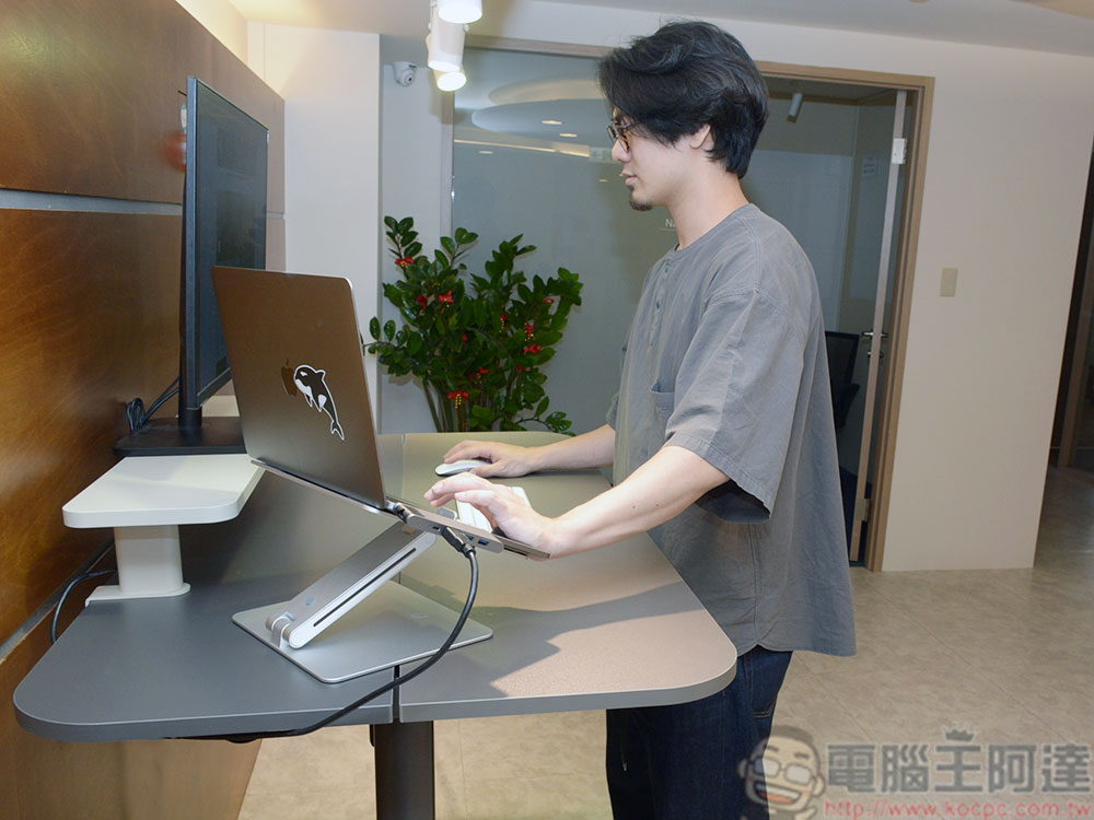 mindcase Allround Desk 鷗圓電動升降桌開箱：免萬元、易組裝，小資最愛 - 電腦王阿達
