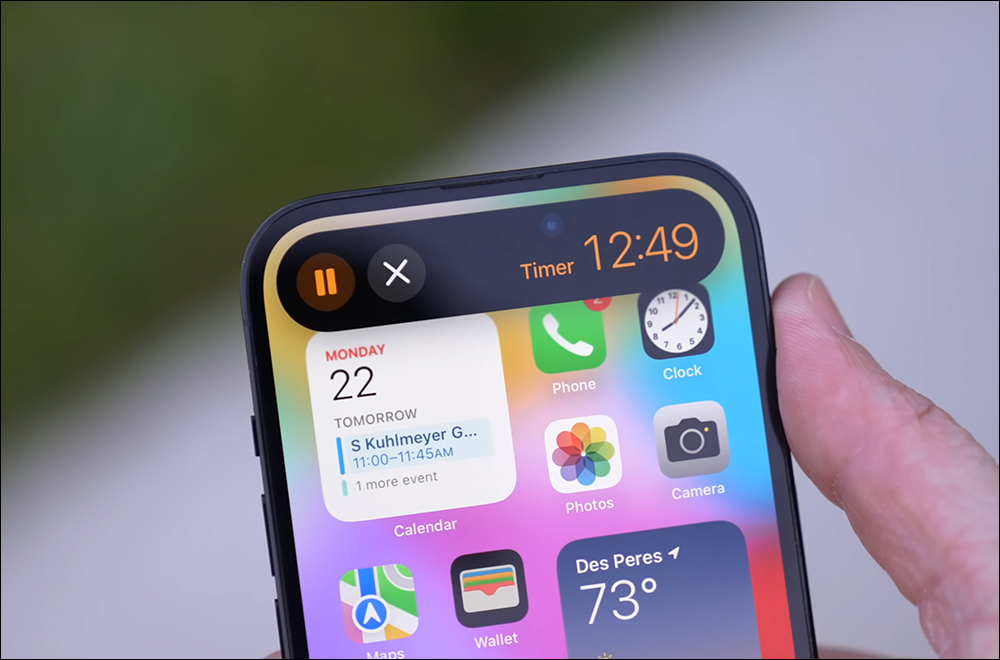 iPhone 15 全系列機模動手玩影片來了！全新圓角邊框設計、iPhone 15 Pro 系列採用鈦金屬材質中框 - 電腦王阿達