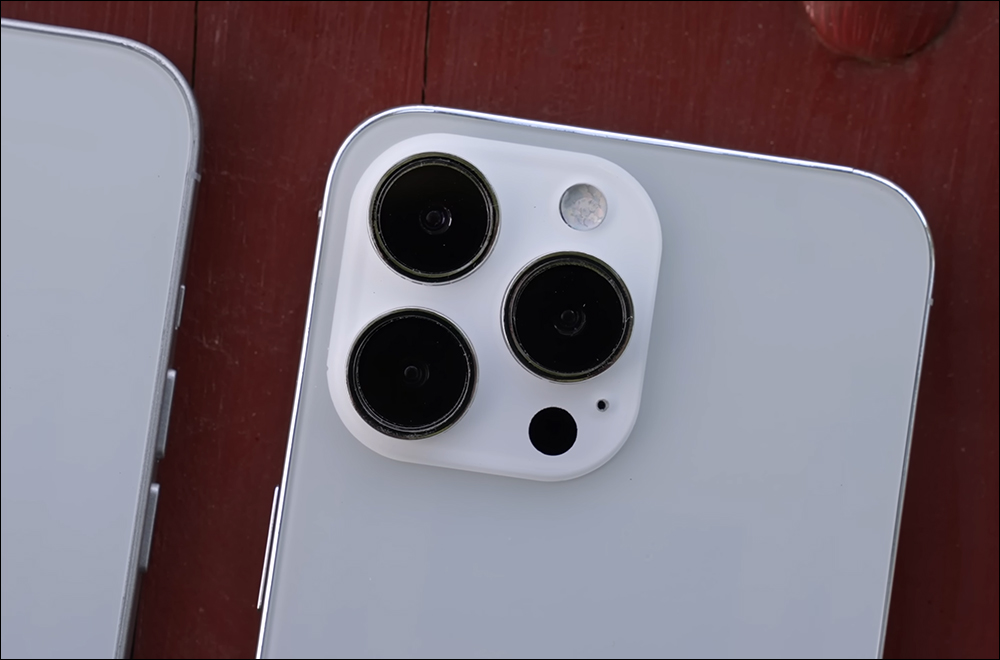 iPhone 15 全系列機模動手玩影片來了！全新圓角邊框設計、iPhone 15 Pro 系列採用鈦金屬材質中框 - 電腦王阿達