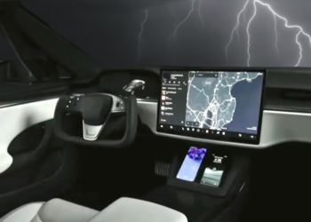 能讓雨刷與 Tesla 車主同時發瘋的「Deep Rain」人工智慧，現在可以關了