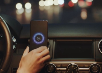 豆知識：用車充幫手機充電會耗多少油？