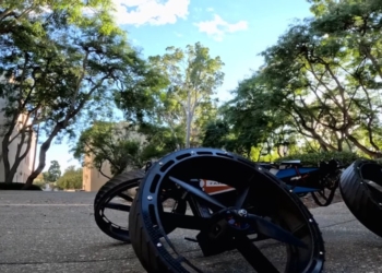 Morphobot 能走能飛，加州理工開發能多型態變形的無人機