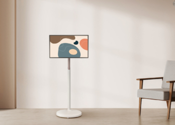 OVO 發表「推推閨蜜機」！首創續航8小時可移動智慧電視，讓你能夠躺平追劇、做菜、泡澡