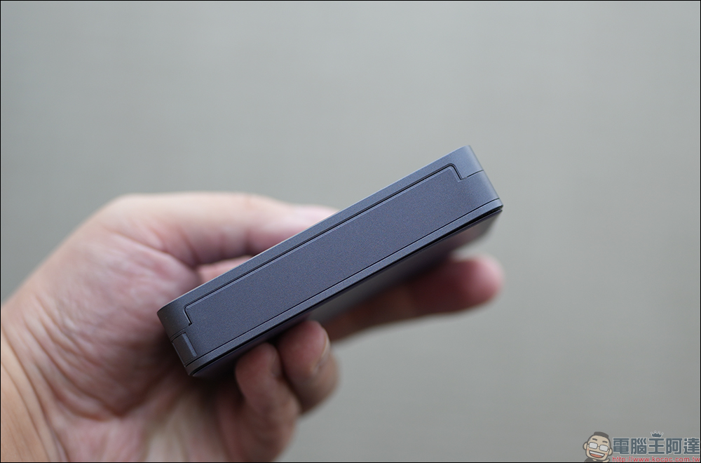 Zenlet 3 系列 行動錢包開箱、動手玩｜一指自動展卡、雙面感應，卡片、鈔票、零錢都能裝 - 電腦王阿達