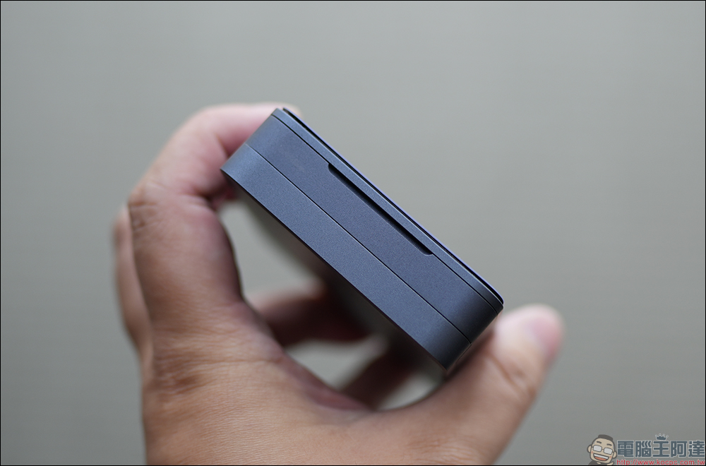 Zenlet 3 系列 行動錢包開箱、動手玩｜一指自動展卡、雙面感應，卡片、鈔票、零錢都能裝 - 電腦王阿達