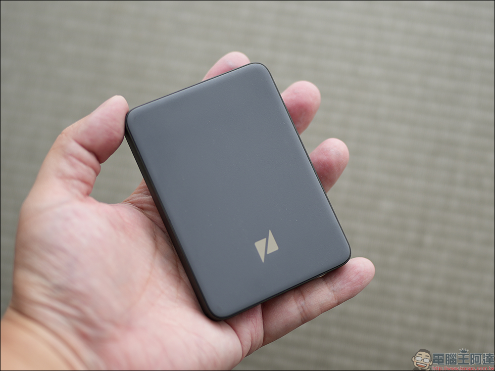 Zenlet 3 系列 行動錢包開箱、動手玩｜一指自動展卡、雙面感應，卡片、鈔票、零錢都能裝 - 電腦王阿達