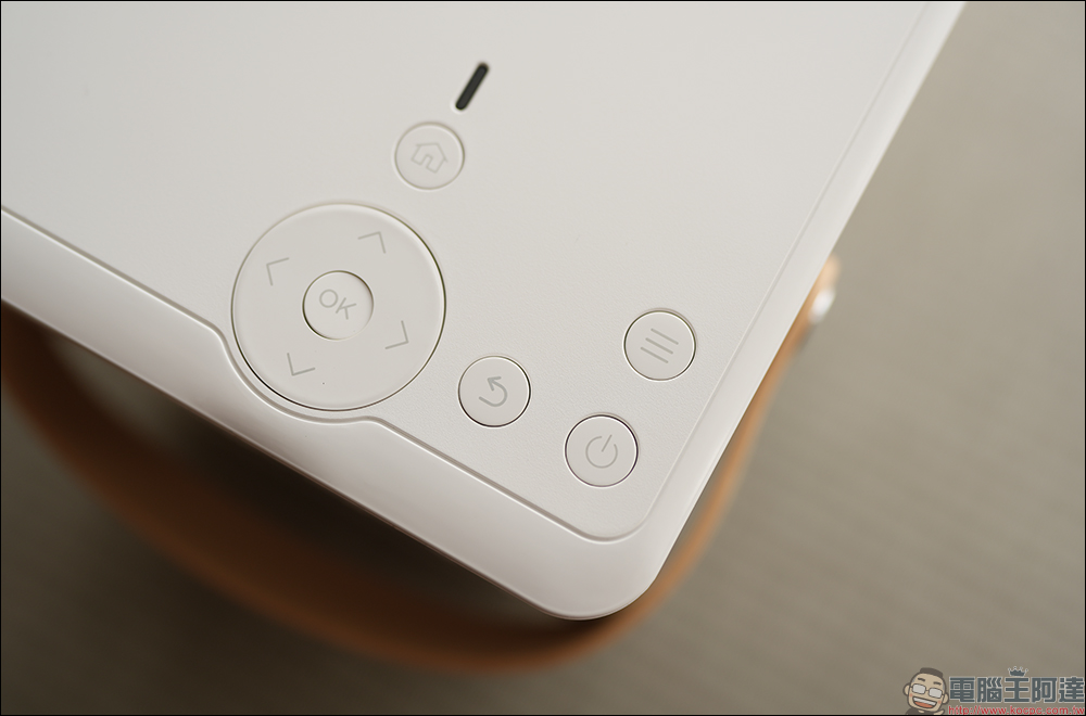 Warpple LS3 智慧投影機開箱｜首款升級最新 OVO TV OS 5，專為年輕族群打造的全方位高 CP 值投影機 - 電腦王阿達