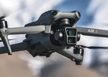 DJI Air 3 空拍機登場：新增 3x 長鏡頭，全向避障＋46 分鐘續航都直逼高階機型