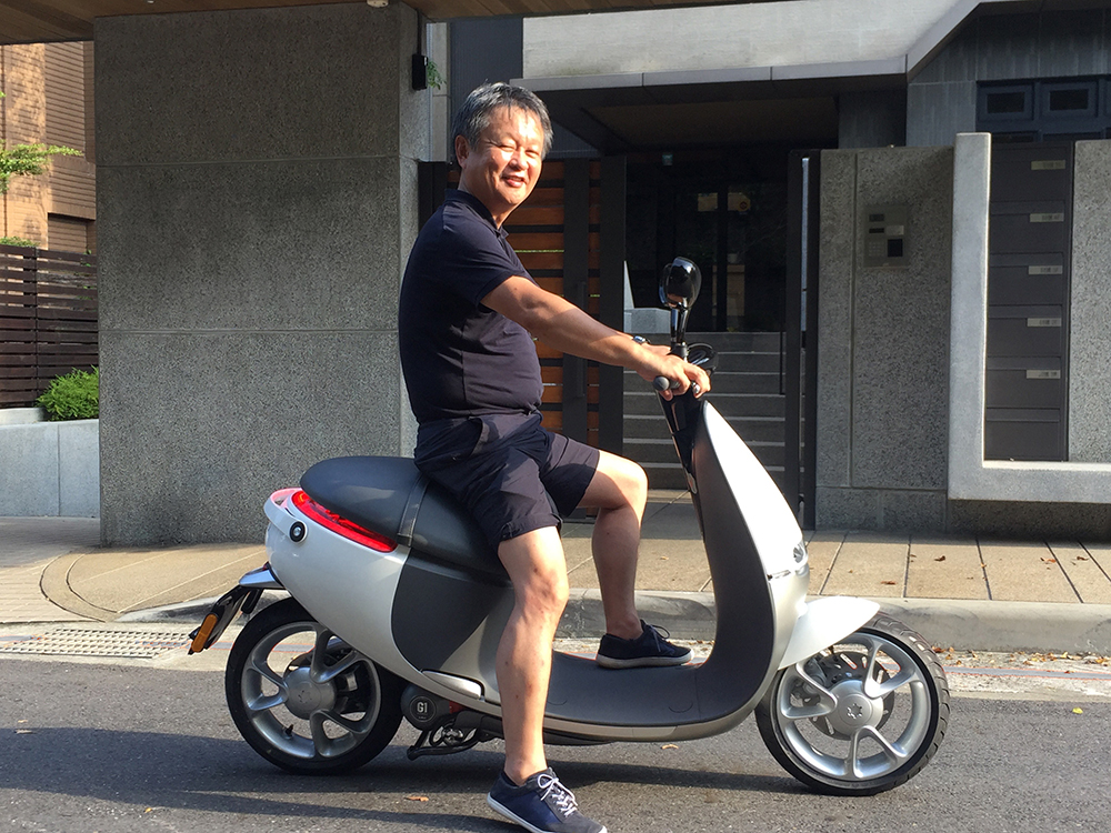 讓深澤直人也「Wow」的 Gogoro，攜手 MUJI 無印良品 推最「原色」的 VIVA 聯名車款與滿滿風格配件 - 電腦王阿達