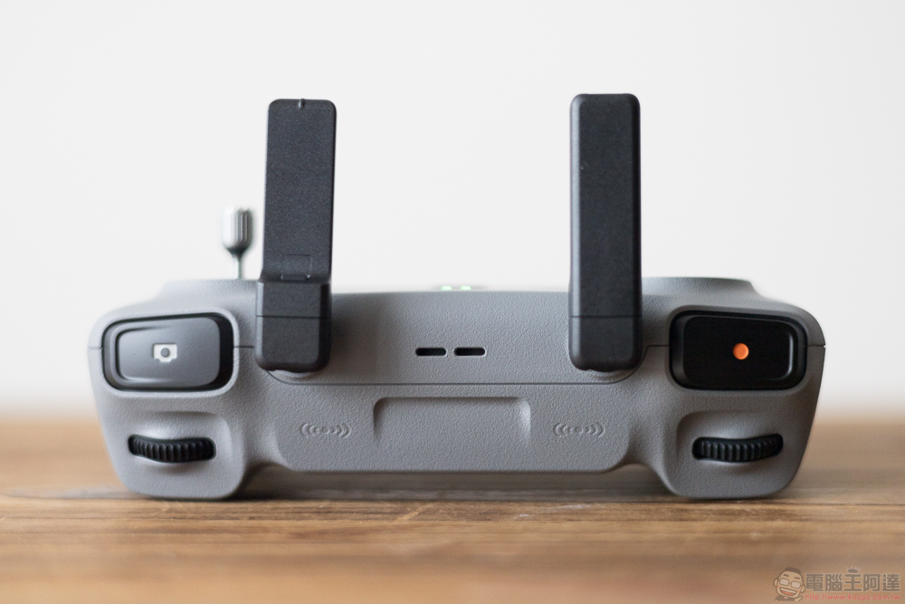 空拍優等生 DJI Air 3 開箱實測：雙鏡、46 分續航、全向避障，讓你暢快飛行打開新視界 - 電腦王阿達