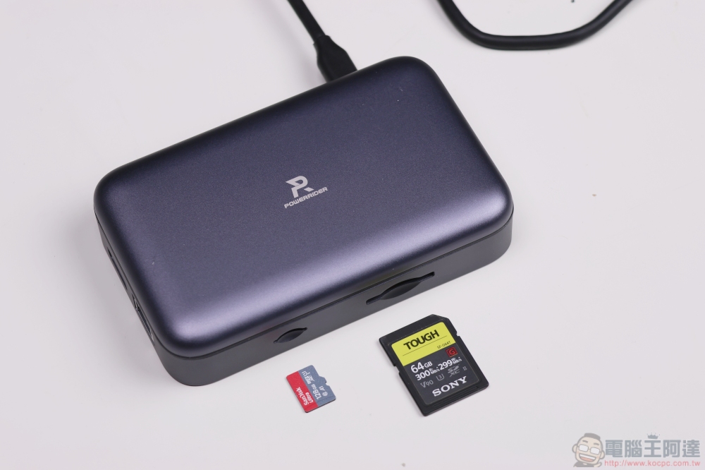 挑戰地表功能最齊全的攜帶型集線盒！PowerRider UltraHub 12 合 1 擴充集線盒解決旅行、行動辦公、多螢幕工作需求 - 電腦王阿達