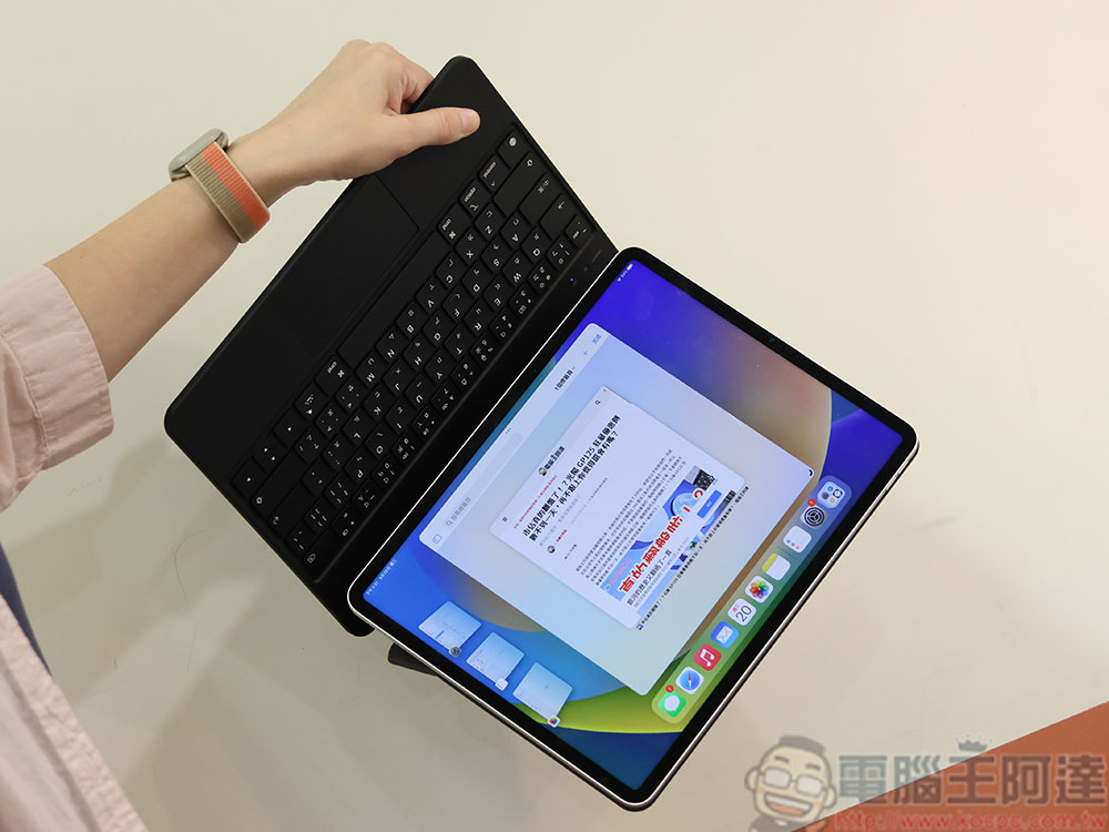 Kamera iPad 二代磁吸鍵盤保護雙面夾系列開箱：用一半的價格擁有原廠配件全功能！ - 電腦王阿達