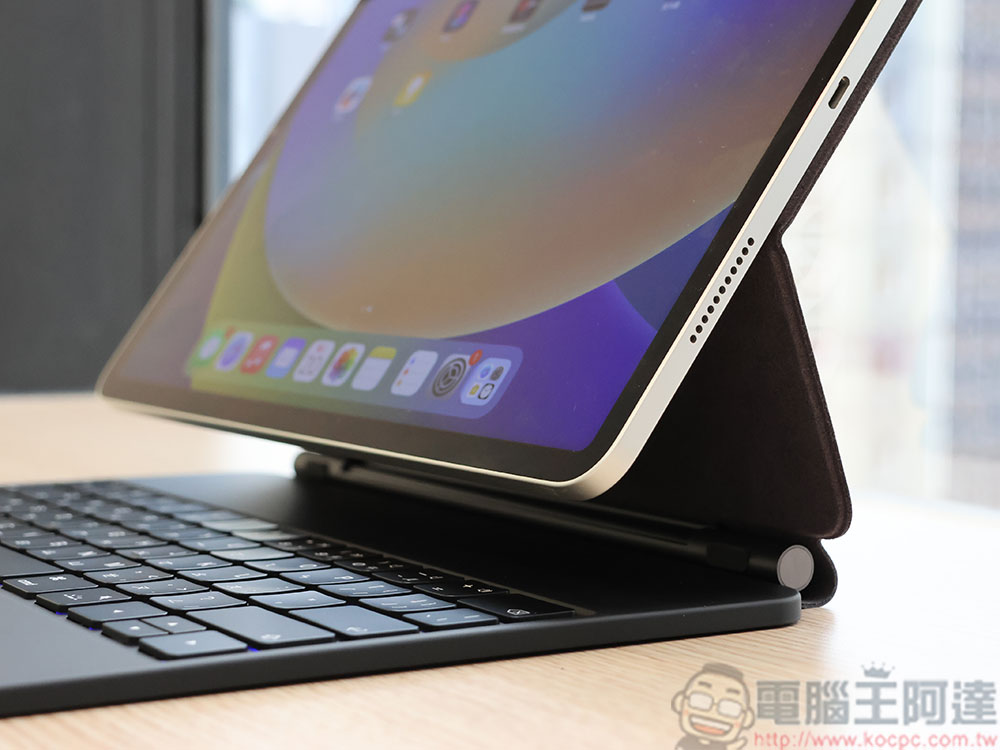 Kamera iPad 二代磁吸鍵盤保護雙面夾系列開箱：用一半的價格擁有原廠配件全功能！ - 電腦王阿達