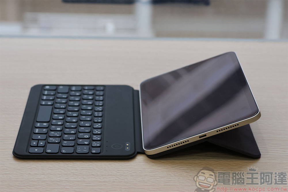 Kamera iPad 二代磁吸鍵盤保護雙面夾系列開箱：用一半的價格擁有原廠配件全功能！ - 電腦王阿達
