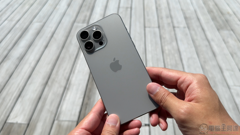iPhone 15 / iPhone 15 Pro 實測快問快答：動作按鈕實用嗎？5 倍鏡威嗎？鈦金屬容易刮傷？怎麼保護？ - 電腦王阿達