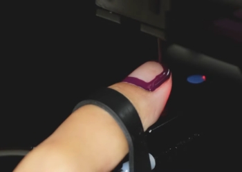 AI人工智慧機器CLOCKWORK做美甲只需要10分鐘卻引發爭議