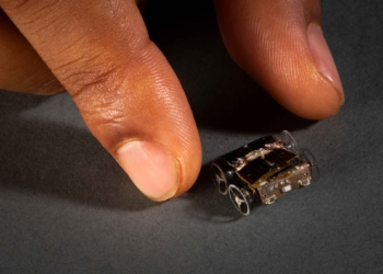 華盛頓大學發表自主無電池無線微型機器人可以幾乎無限期運行