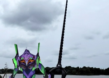 日本政府與新世紀福音戰士官方合作的朗基努斯之槍屹立於常盤公園之中