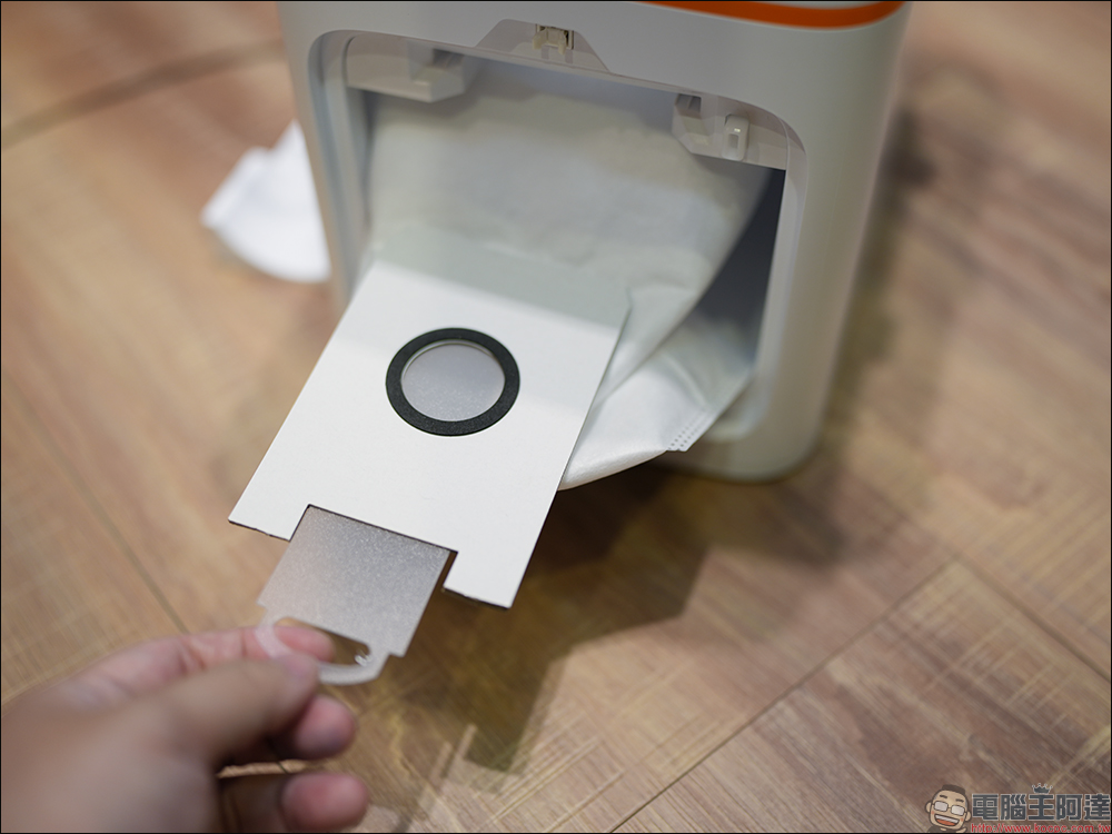 JONR 超淨化無線吸塵器開箱｜25000Pa 超強吸力，自動集塵、充電、收納一站搞定 - 電腦王阿達
