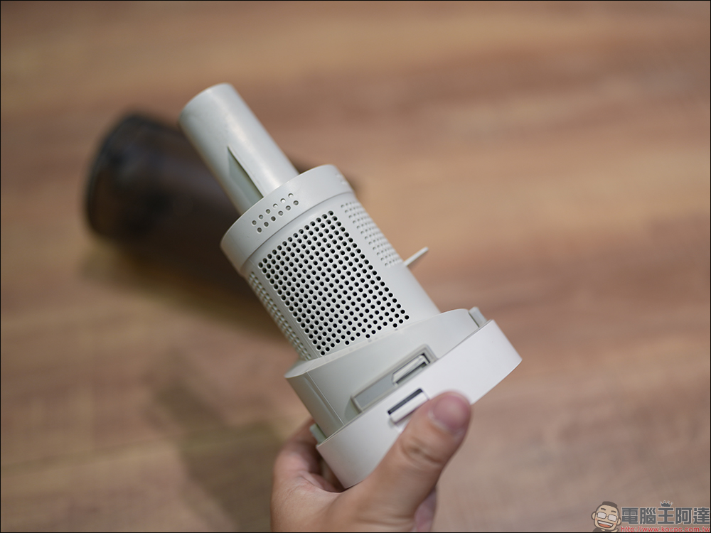 JONR 超淨化無線吸塵器開箱｜25000Pa 超強吸力，自動集塵、充電、收納一站搞定 - 電腦王阿達
