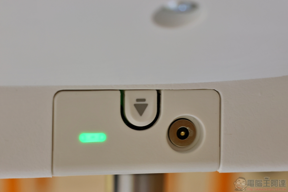 最了解你的人體工學椅，Backrobo 空氣貝果椅可偵測坐姿自動微調、還能幫你溫感熱敷 - 電腦王阿達