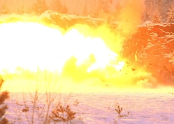 特斯拉修理大電池費用過高，有車主甚至寧願不修直接炸掉