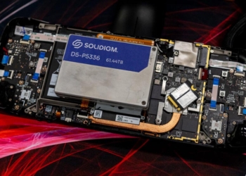 超猛改裝，國外有人將 Steam Deck 成功加裝高達 61.44TB 的 SSD 企業級硬碟