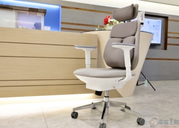 最了解你的人體工學椅，Backrobo 空氣貝果椅可偵測坐姿自動微調、還能幫你溫感熱敷