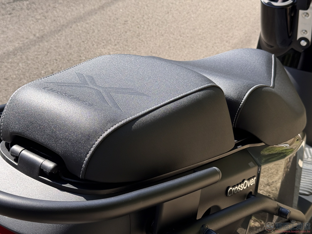 跨出新格局 Gogoro CrossOver 跨界二輪電車試駕體驗 - 電腦王阿達