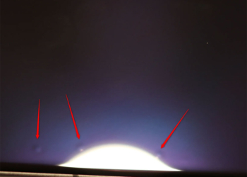 Pixel 8 用戶紛紛回報顯示器長出酒窩或粉刺，並爭取延長保固