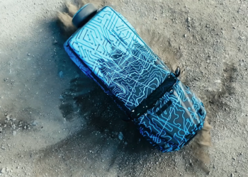 賓士電動版大 G-Class 也秀了段坦克迴旋影片，已經是越野電動車標配了嗎？