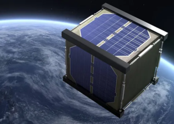 日本與美國合作開發的世界第一顆木製衛星發射上太空