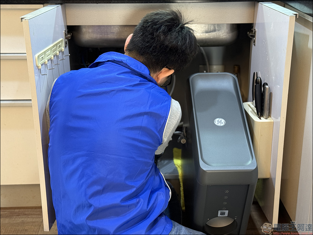 奇異淨水 極煦 700G 淨熱合一奈濾淨水器開箱｜淨水加熱二合一、超大熱水量與 4 種溫度，業界獨家G+ 奈濾荷電技術保留八大礦物質！ - 電腦王阿達
