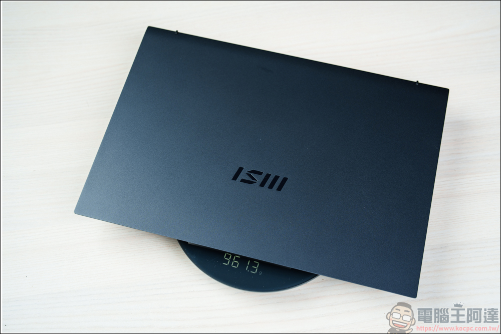 搭載全新架構 Core Ultra 處理器！MSI Prestige 13 AI Evo A1M 超輕薄 AI 商務筆電開箱 - 電腦王阿達