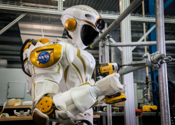 NASA 研發人型機器人「 Valkyrie 」，幫助太空人處理外太空高風險的任務