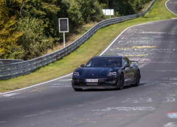 保時捷的祖文豪森工廠做出最速電動車 ，全新 Taycan 紐柏林北環賽道成績較現行款快達 26 秒