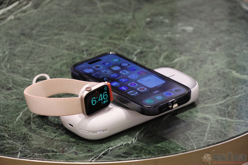 momax 三合一無線充電行動電源，iPhone、Apple Watch、AirPods 一次充好 - 電腦王阿達